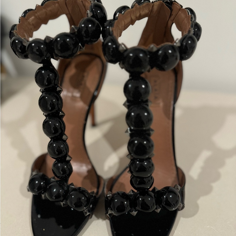 Alaïa Bombe T-Strap Black Heals